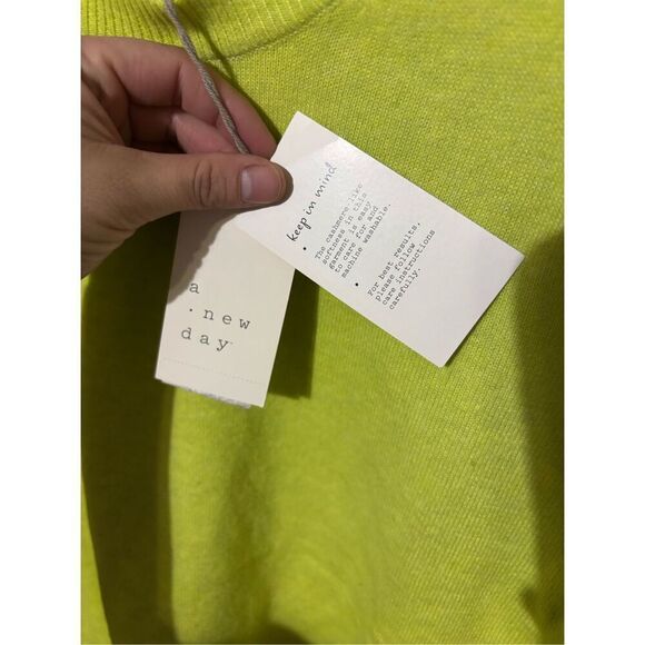 Brand New A New Day Women’s Medium Neon Green Yellow Pullover Sweater Top - Picture 5 of 5